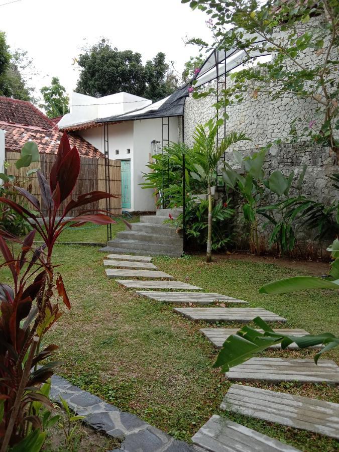 Sunmoonstarvillas Yogyakarta Jarakan Exterior foto