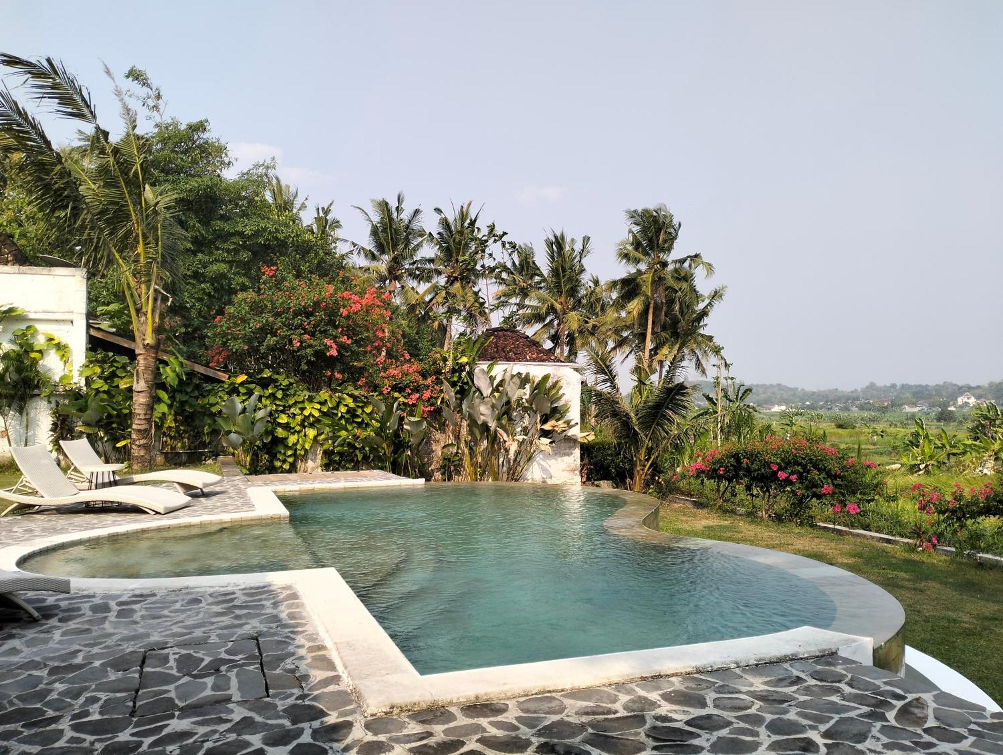 Sunmoonstarvillas Yogyakarta Jarakan Exterior foto