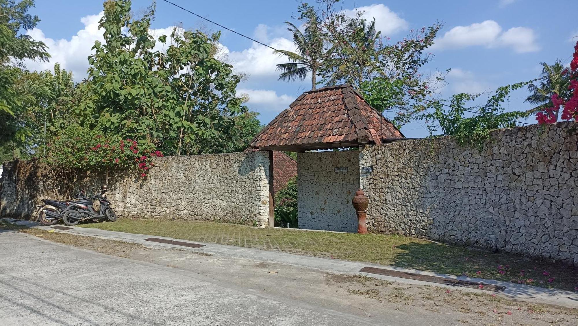 Sunmoonstarvillas Yogyakarta Jarakan Exterior foto